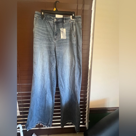 Judy Blue Denim - Judy Blue Flare Wide Leg Jeans in Classic Blue